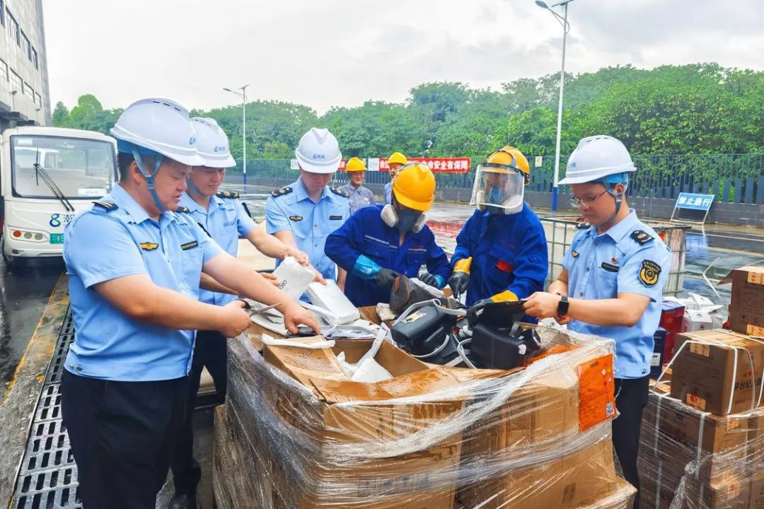 佛山市市场监管部门举行集中销毁假劣食品药品现场会